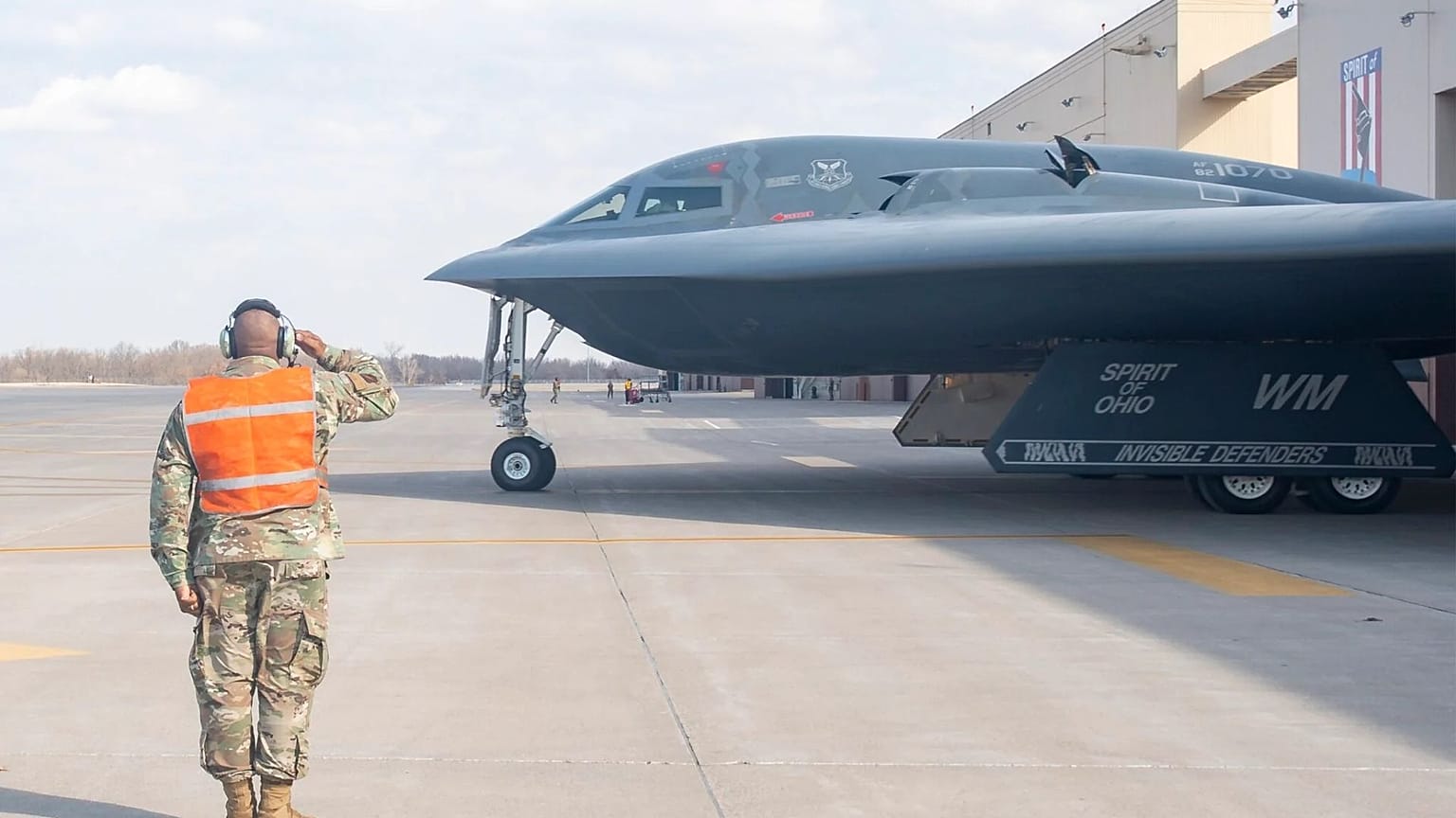 Amerikia B-2 lopakodó stratégiai bombázó a Diego Garcia-i támaszponton