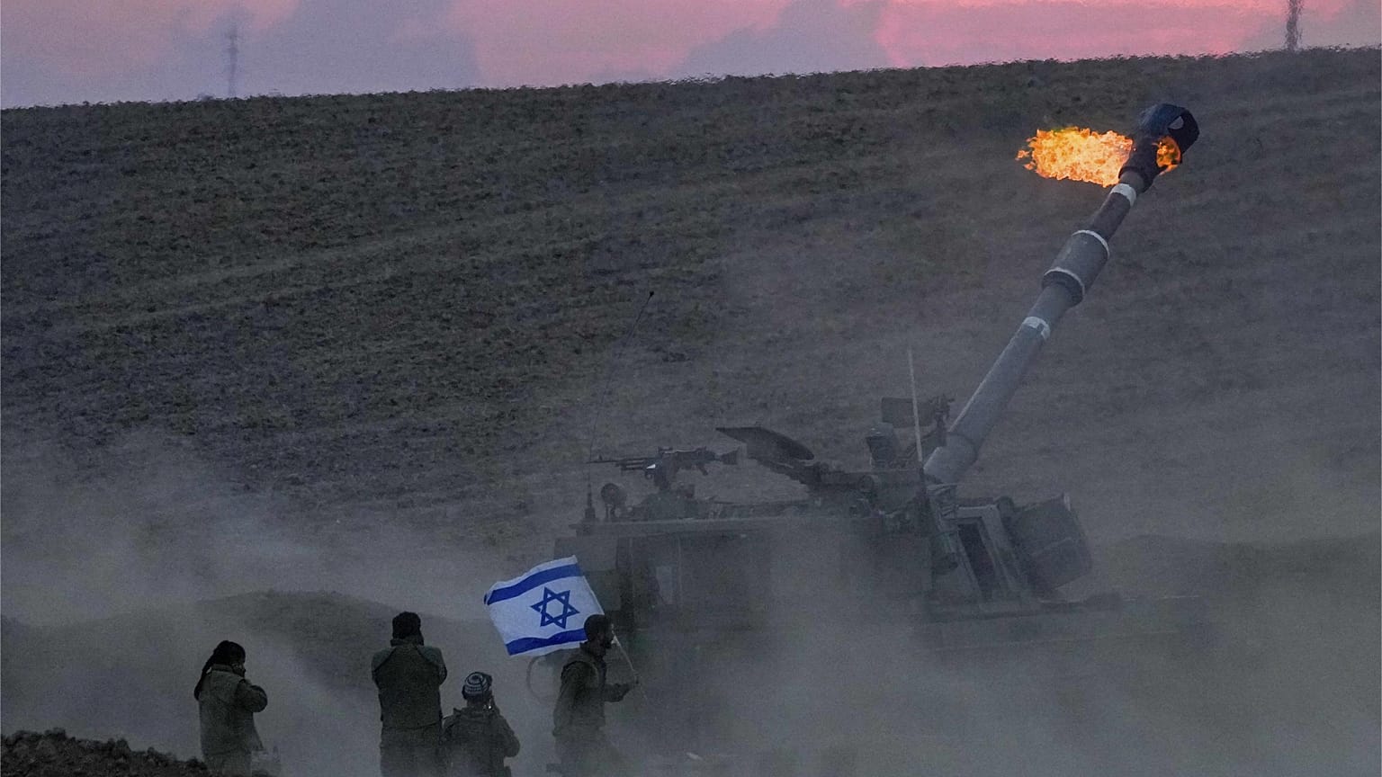An Israeli mobile artillery unit fired a shell from southern Israel towards the Gaza Strip, in a position near the Israel-Gaza border
