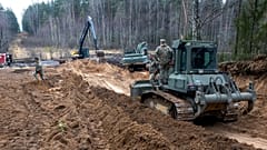 Die Bergungsarbeiten für vier vermisste US-Soldaten in Pabrade, nördlich der litauischen Hauptstadt Vilnius, gehen am Donnerstag, 27. März 2025, weiter.