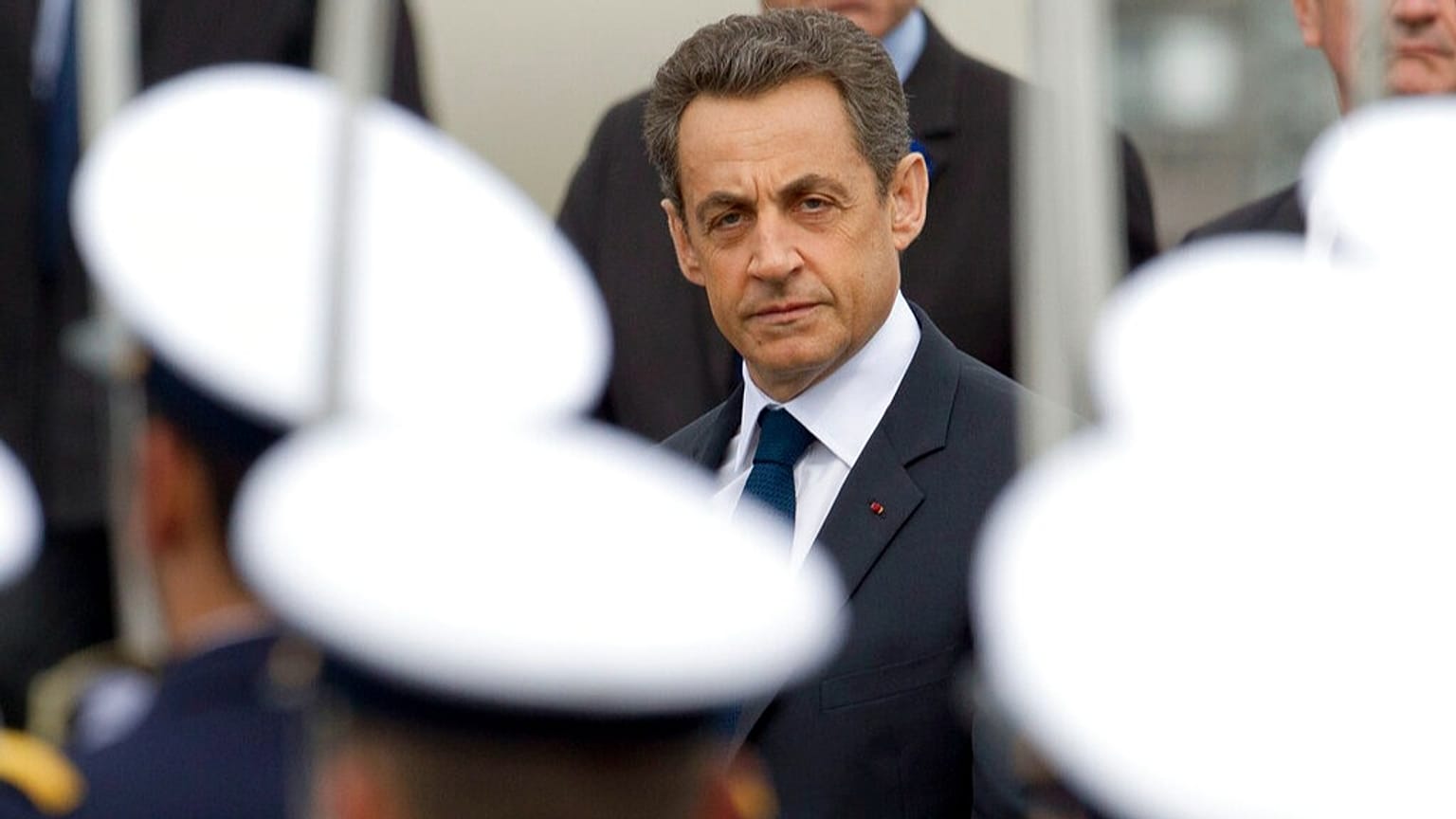 Nicolas Sarkozy, Avrupa'da İkinci Dünya Savaşı'nın sona ermesinin 67. yıldönümü münasebetiyle 8 Mayıs 2012 Salı günü Paris'teki Zafer Takı'nda düzenlenen törene katıldı.