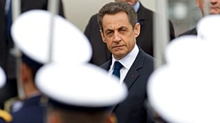 Nicolas Sarkozy, Avrupa'da İkinci Dünya Savaşı'nın sona ermesinin 67. yıldönümü münasebetiyle 8 Mayıs 2012 Salı günü Paris'teki Zafer Takı'nda düzenlenen törene katıldı.