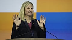 A NOB megválasztott elnöke, Kirsty Coventry beszédet mond a megválasztása után a szervezet 144. kongresszusán Costa Navarinóban, 2025. március 20-án