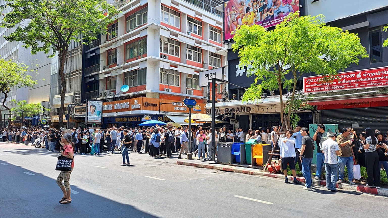 Einkaufsstraße in Bangkok nach dem Erdbeben. 28. März 2025