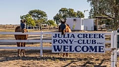 Los terrenos del 'Pony Club' en Julia Creek, un pueblo rural de Queensland con una población de 500 habitantes, en Australia, el 1 de agosto de 2024.