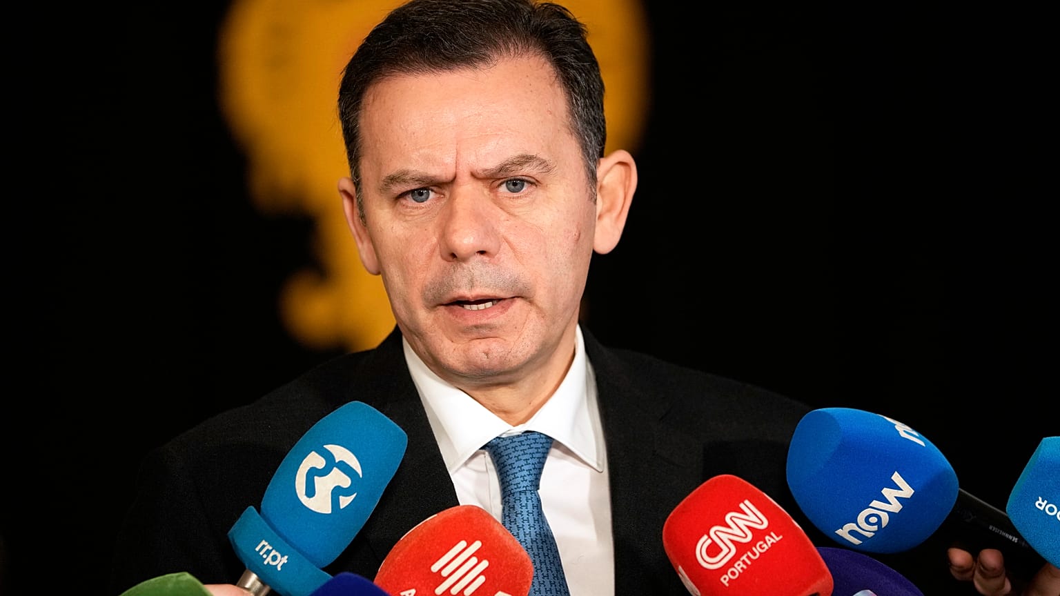Luís Montenegro internado no Hospital de Santa Maria