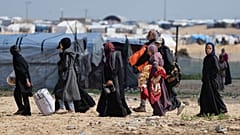 آوارگان فلسطینی در حال ترک رفح در تاریخ ۲۳ مارس ۲۰۲۵