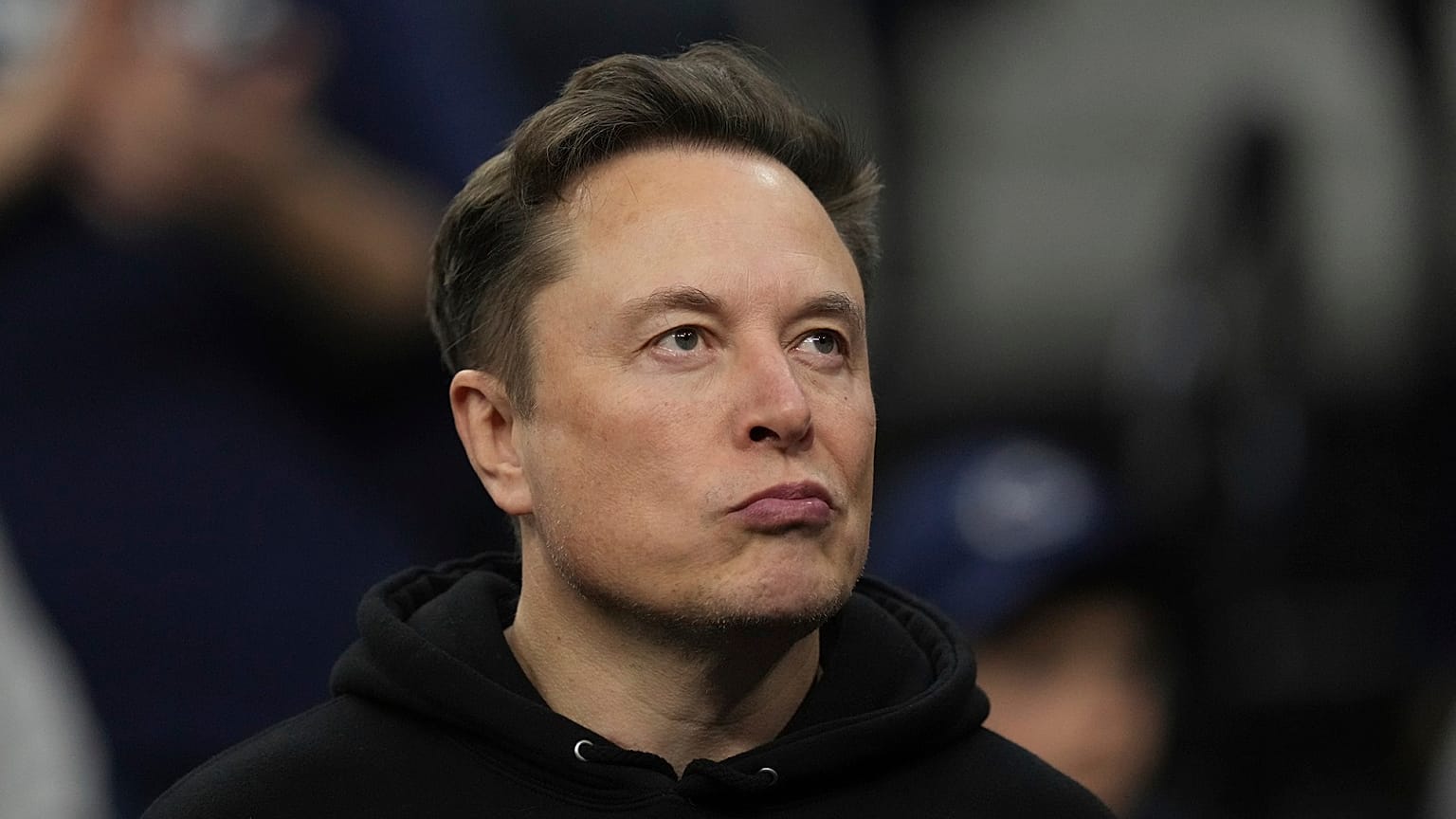 Elon Musk sosyal medya platformu X'i yapay zeka şirketi xAI'ye sattı.