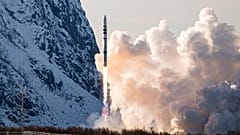 La fusée « Spectrum » d'Isar Aerospace décolle pour un vol d'essai depuis l'île d'Andoya, en Norvège, le dimanche 30 mars 2025.