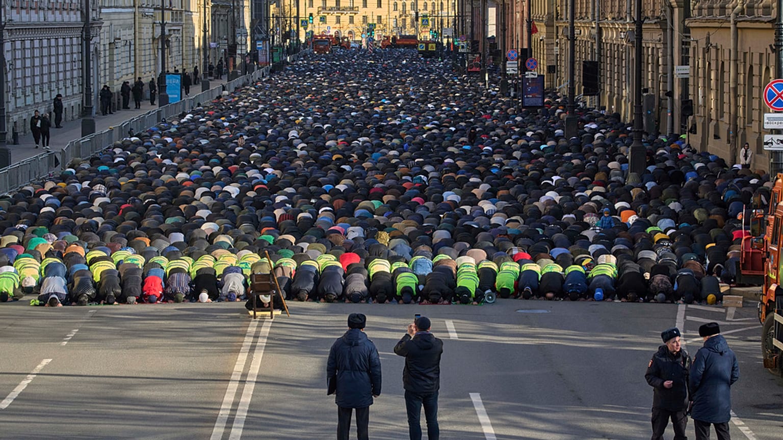 Massengebet zu Eid al-Fitr. St. Petersburg, 30. März 2025