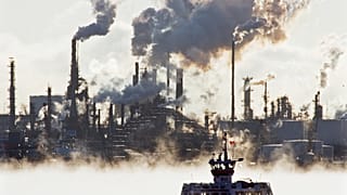 Refinería de petróleo - foto de archivo