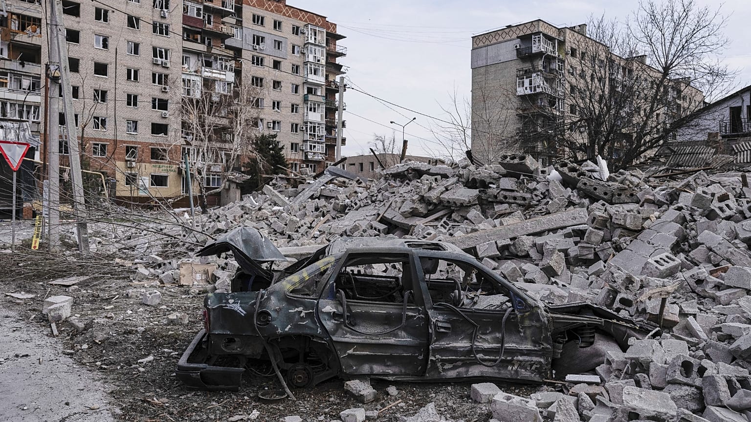  Nesta fotografia fornecida pelo serviço de imprensa da 93.ª Brigada Mecanizada Separada Kholodnyi Yar da Ucrânia, uma vista de Pokrovsk, 25 de março de 2025