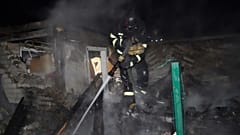 Ein Gebäude, das durch die Anschläge beschädigt wurde