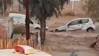 Παρασύρθηκαν οχήματα στην Πάρο
