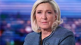 Лидер французских ультраправых Марин Ле Пен в эфире TF1, 31 марта 2025.