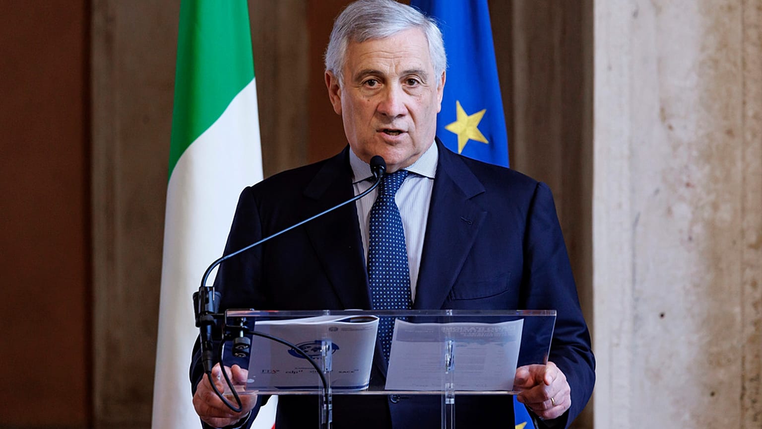 O ministro italiano dos Negócios Estrangeiros, Antonio Tajani, discursa durante a apresentação do Plano de Ação para as exportações para mercados fora da UE, Roma, 21 de março de 2025