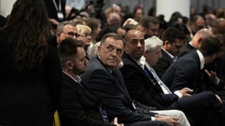 Milorad Dodik egy izraeli szélsőjobboldali konferencián, 2025.03.27-én.