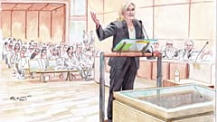 Σκίτσο της αίθουσας του δικαστηρίου από τον Valentin Pasquier δείχνει τη Γαλλίδα ακροδεξιά ηγέτιδα Μαρίν Λεπέν σε δίκη, 14 Οκτωβρίου 2024.