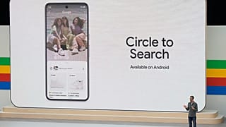 Sundar Pichai, CEO de Alphabet, habla sobre Circle to Search en un evento de Google I/O.