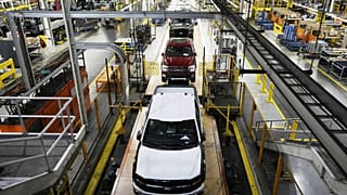 ΑΡΧΕΙΟ - Το φορτηγό Ford F-150 του 2024 συναρμολογείται στο εργοστάσιο φορτηγών Dearborn, στις 11 Απριλίου 2024, στο Ντίρμπορν του Μισισιπή.