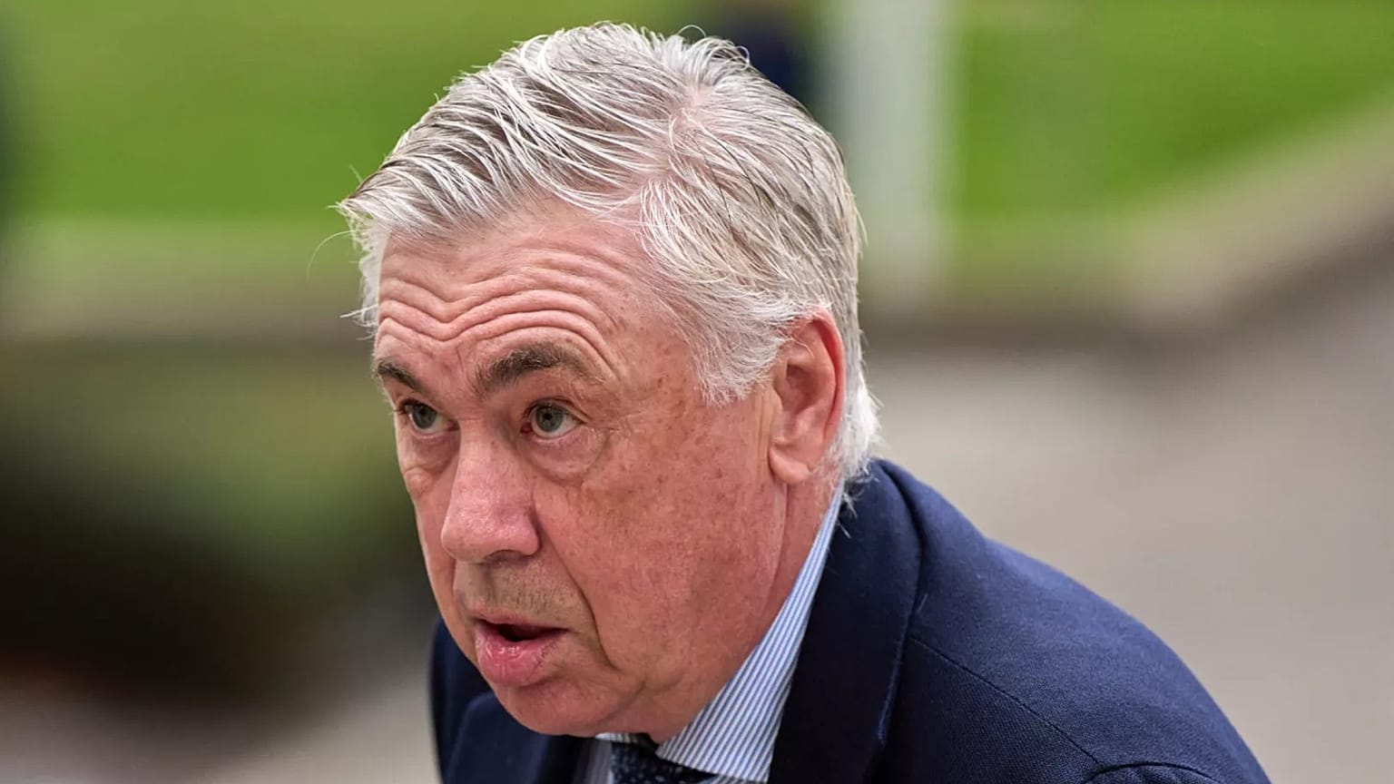 O treinador do Real Madrid, Carlo Ancelotti, chega ao Tribunal Nacional em Madrid, Espanha, a 2 de abril de 2025.