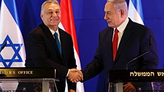 رئيس الوزراء المجري فيكتور أوربان إلى جانب نظيره الإسرائيلي بنيامين نتنياهو خلال مؤتمر صحفي مشترك عقد في القدس، الثلاثاء 19 فبراير 2019
