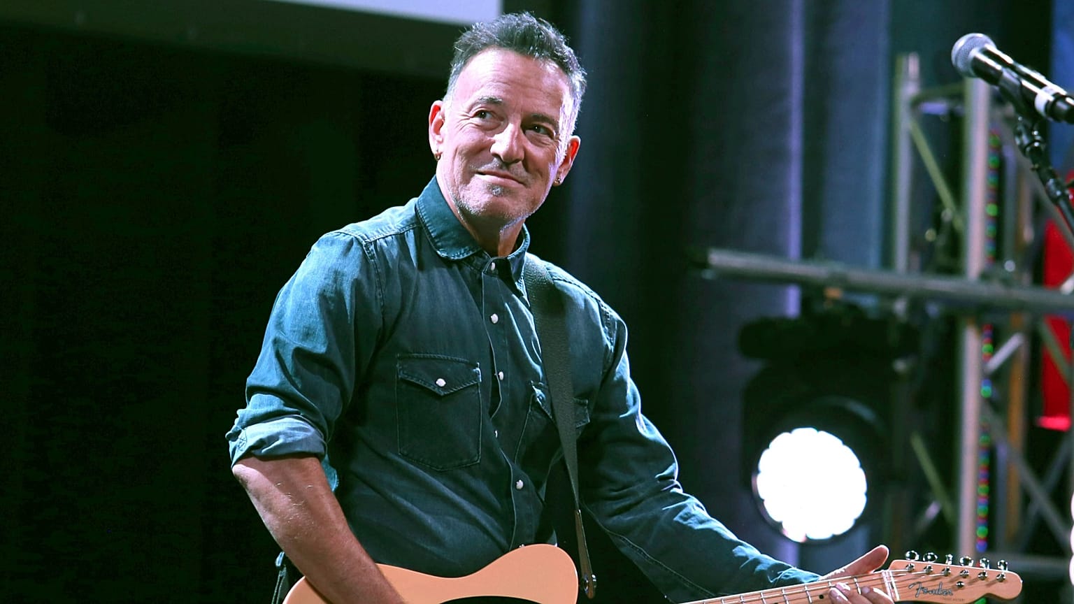 Bruce Springsteen yayınlanmamış şarkılarından oluşan yedi albüm yayınlayacak, 'Track ll: The Lost Albums' 