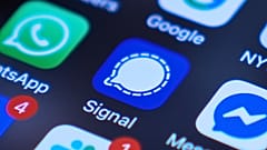 Signal uygulaması Chicago'da bir akıllı telefonda görülüyor, 25 Mart, 2025
