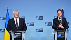 Il ministro degli Esteri ucraino Sybiha e il segretario generale della Nato Rutte