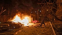 Πυρκαγιά σε συγκρότημα κατοικιών στο Χάρκοβο της Ουκρανίας