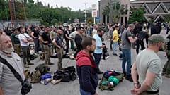 Az M23 lázadó csoport által fogságba ejtett román zsoldosok a Kongói Demokratikus Köztársaságban, Gomában