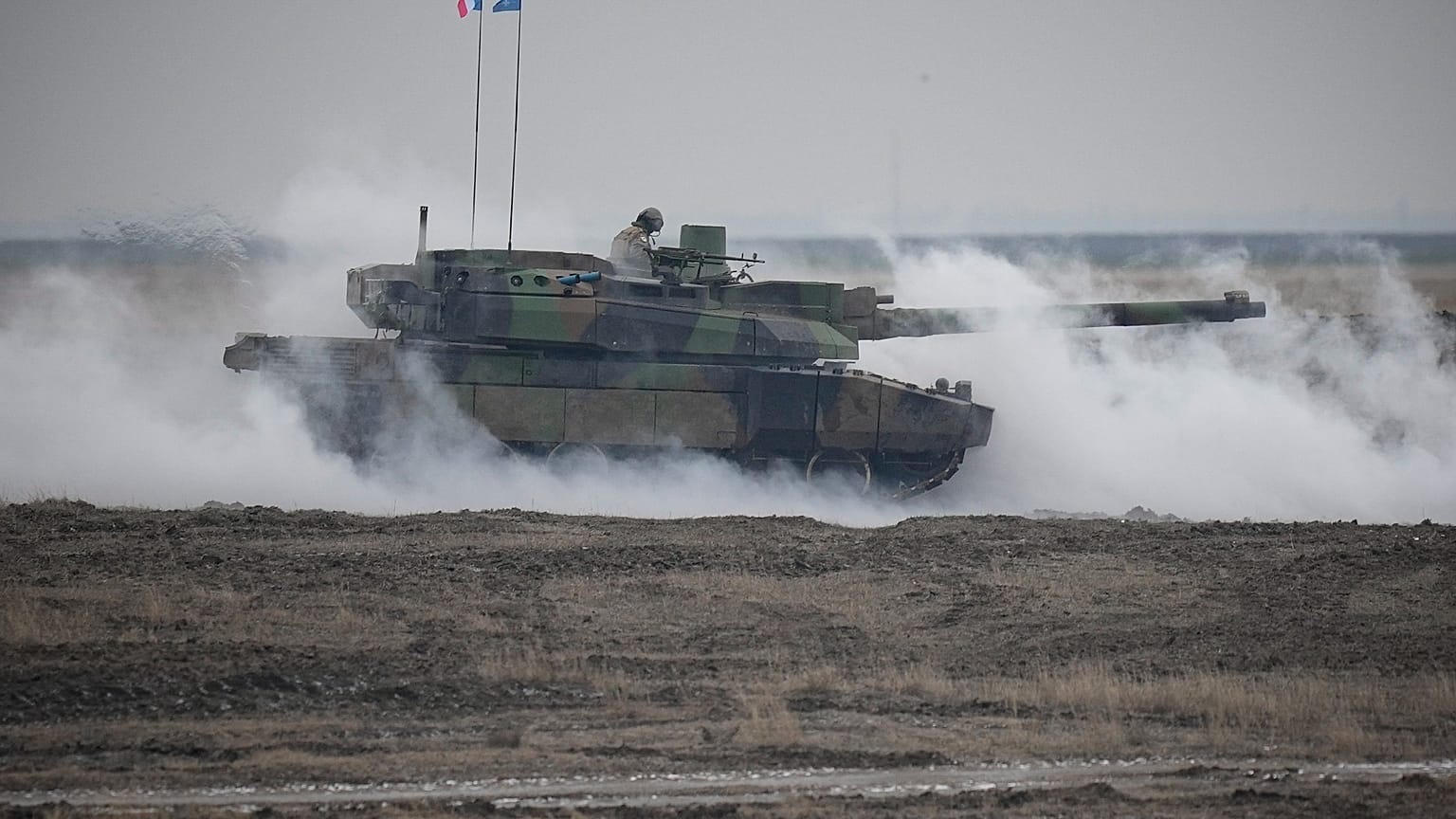 Um tanque Leclerc francês durante um exercício