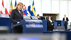 Η Επίτροπος Τεχνολογίας της ΕΕ Henna Virkkunen κατά τη διάρκεια συζήτησης στο Ευρωπαϊκό Κοινοβούλιο.