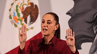 Η πρόεδρος του Μεξικού Claudia Sheinbaum δίνει πρωινή συνέντευξη Τύπου στο Εθνικό Παλάτι στην Πόλη του Μεξικού, Τετάρτη 2 Απριλίου 2025. 