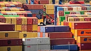 Os EUA decidiram impor direitos aduaneiros de 20% sobre as importações da UE.