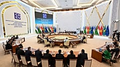 Blick auf das erste Gipfeltreffen zwischen den Staats- und Regierungschefs der EU und der fünf Länder Zentralasiens in Samarkand, 4. April 2025
