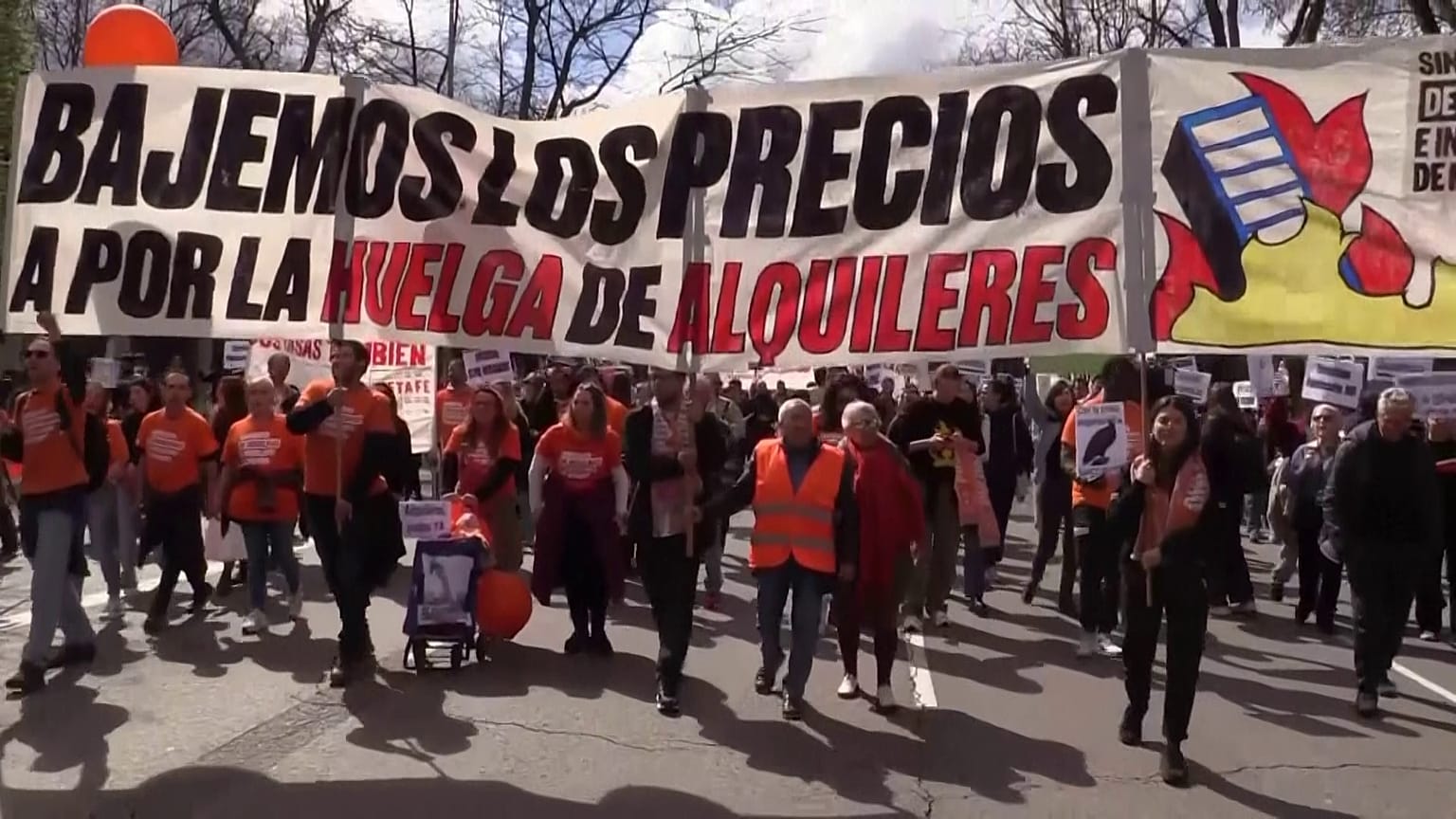 Tüntetés Madridban a lakhatási válság ellen 2025. április 5-én