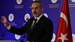 وزير الخارجية التركي، هاكان فيدان، خلال مؤتمر صحافي في إسطنبول، تركيا، يوم الجمعة 10 يناير 2025.