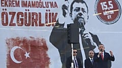 Cumhuriyet Halk Partisi (CHP) lideri Özgür Özel, 6 Nisan 2025 Pazar günü Ankara'da düzenlenen CHP mitinginde konuşma yapıyor.