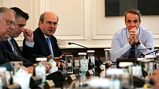 Ο αντιπρόεδρος της Κυβέρνησης Κωστής Χατζηδάκης (3Α) έχει το λόγο στη συνεδρίαση του Κυβερνητικού Συμβουλίου Οικονομικής Πολιτικής στο οποίο προεδρεύει ο πρωθυπουργός Κυριάκος