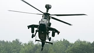 Symbolbild: Hubschrauber "Tiger" fliegt am 15. Juni 2009, bei einer Leistungsschau des Heeres auf dem Truppenuebungsplatz in Munster.