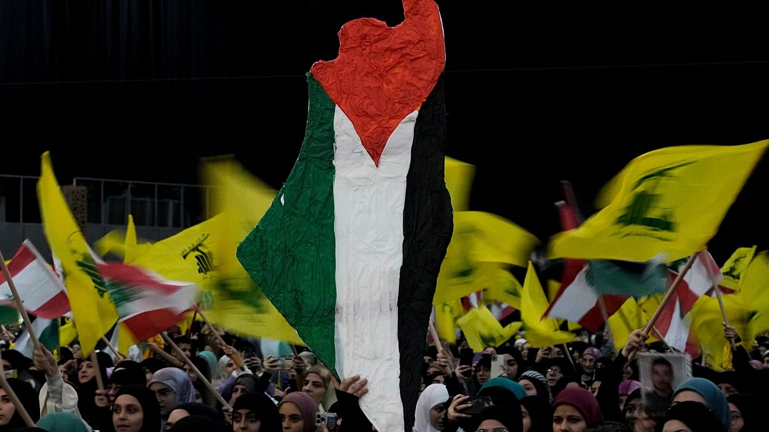 راهپیمایی در حمایت از فلسطینیان در بیروت در آوریل ۲۰۲۴