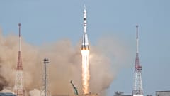 Ρωσικός πύραυλος Soyuz που μεταφέρει το διαστημόπλοιο Soyuz MS-27 με τον αστροναύτη της NASA και τους κοσμοναύτες της Roscosmos Sergey Ryzhikov και Alexey Zubritsky