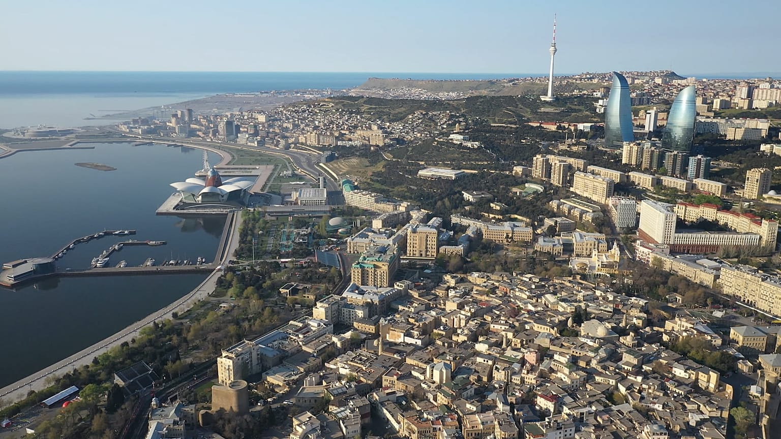 Baku ospita dibattiti su corridoi del gas, energia green e partnership con l'UE