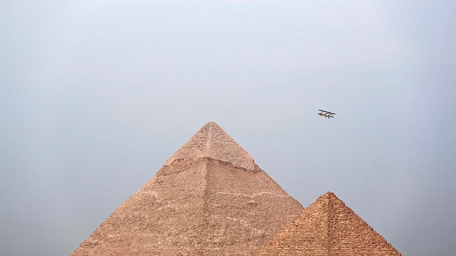 أهرامات الجيزة في مصر، يوم الأحد 13 نوفمبر/تشرين الثاني 2016.