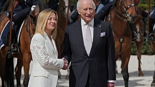 Król Karol III spotyka się z premier Włoch Giorgią Meloni w willi Doria Pamphilj w Rzymie, środa, 9 kwietnia 2025 r. 