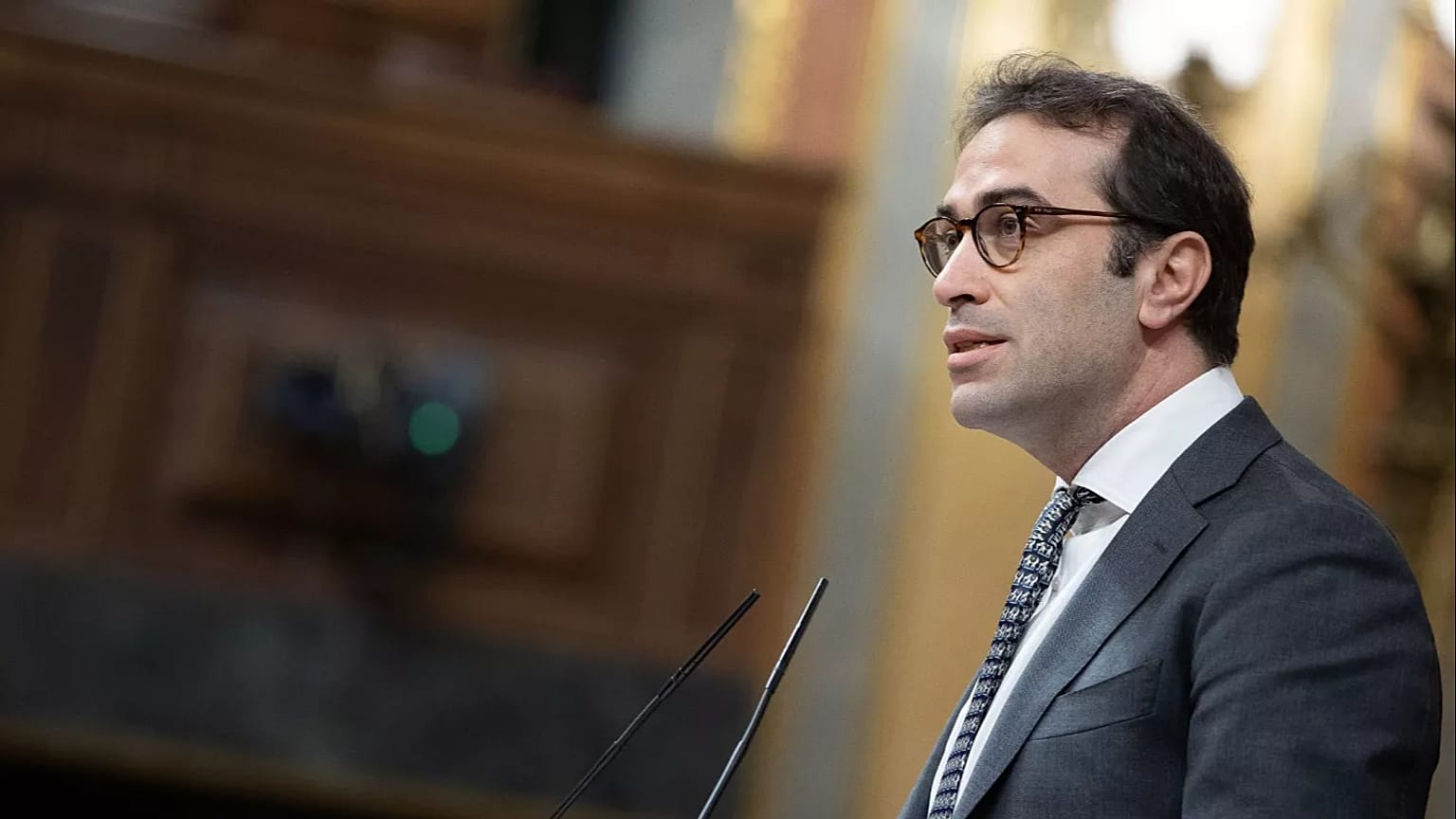 Carlos Cuerpo, ministro de Economía español, comparece en el Congreso de los Diputados para explicar el plan del Gobierno de España contra los aranceles de Donald Trump. 