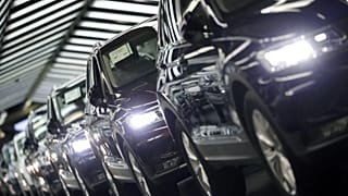 Σε αυτή τη φωτογραφία της Πέμπτης 8 Μαρτίου 2018 απεικονίζονται αυτοκίνητα Volkswagen κατά τη διάρκεια ενός τελικού ποιοτικού ελέγχου στο εργοστάσιο της Volkswagen στο Βόλφσμπουργκ της Γερμανίας.