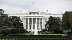 Workers prepare the South Lawn of the White House in Washington, US. 21 September 2015.