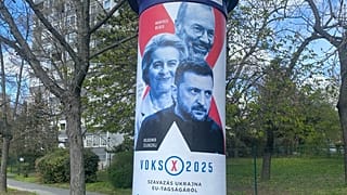 A magyar kormány óriásplakátjai Budapest utcáin