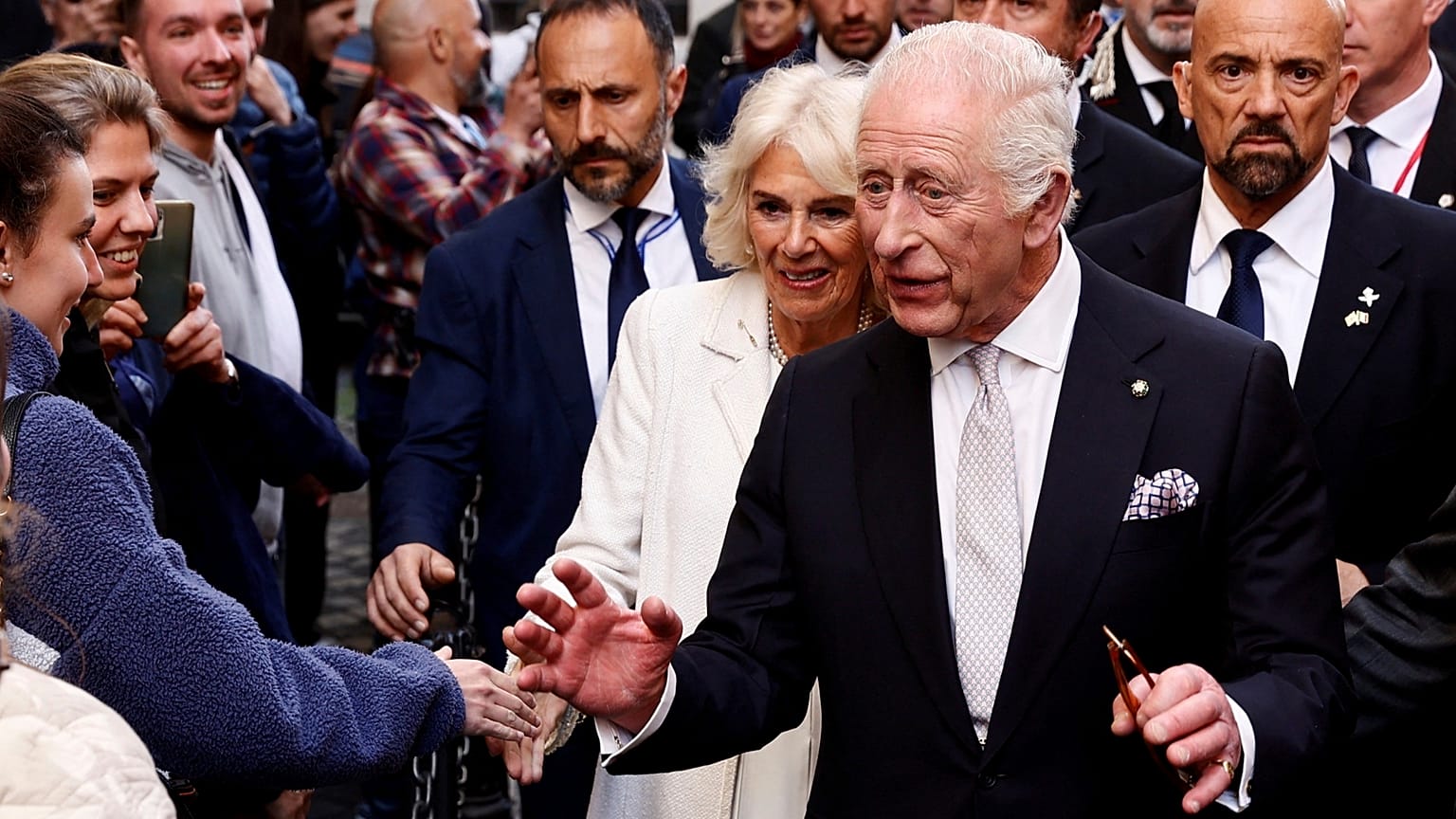 الملك تشارلز الثالث والملكة كاميلا في روما، الأربعاء، 9 أبريل 2025.